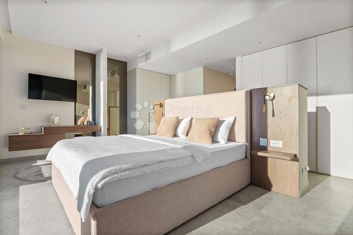 Casa Jesenice, Dugi Rat, 355m2