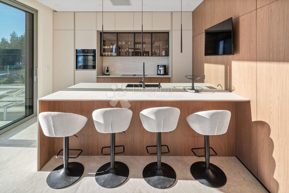 Casa Jesenice, Dugi Rat, 355m2