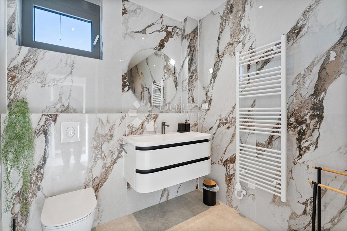 Casa Jesenice, Dugi Rat, 355m2