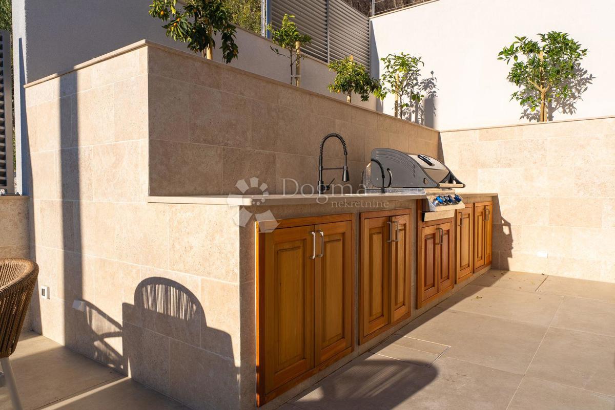 Casa Jesenice, Dugi Rat, 355m2