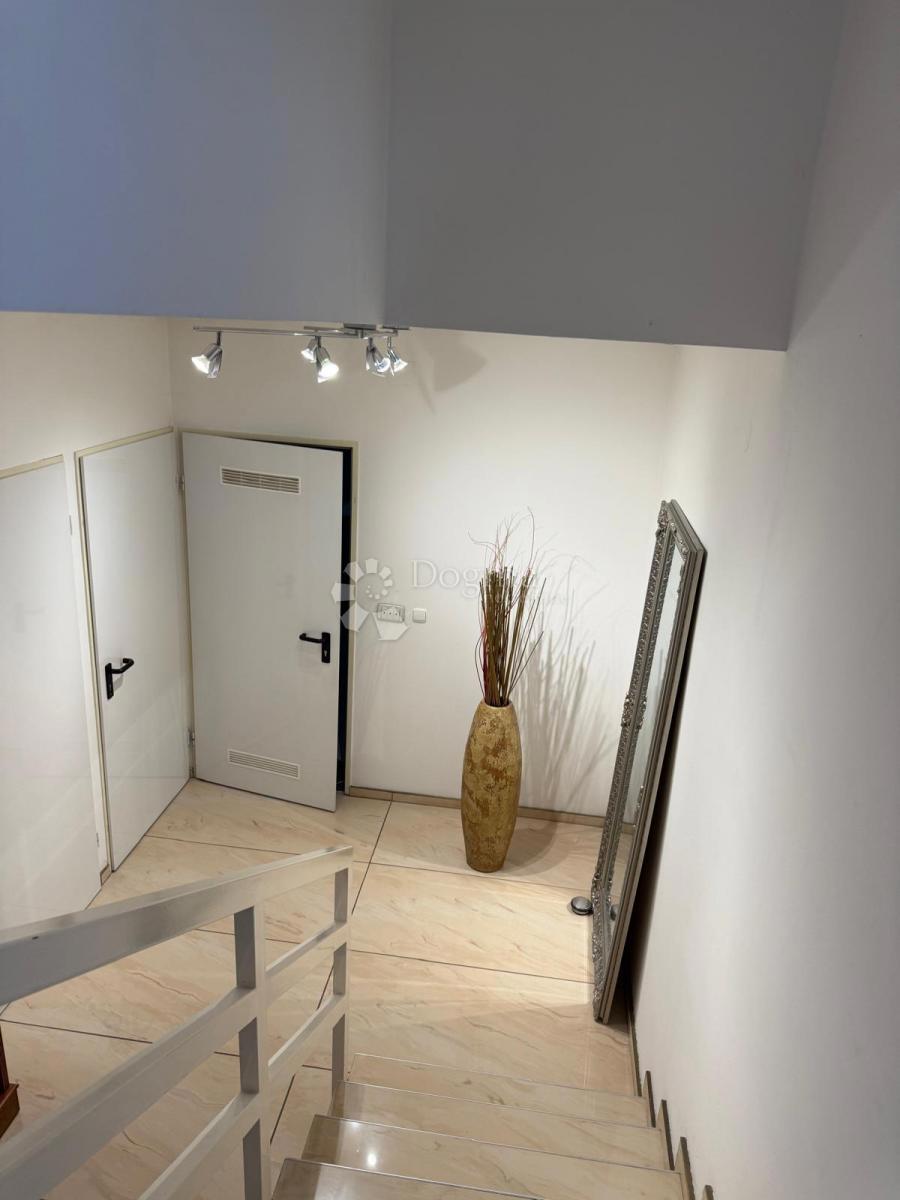 Locale commerciale Biškupec, Varaždin, 2.000m2