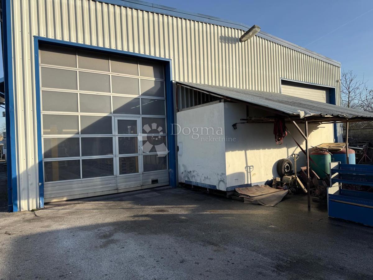 Locale commerciale Biškupec, Varaždin, 2.000m2