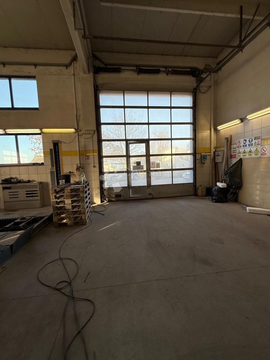 Locale commerciale Biškupec, Varaždin, 2.000m2