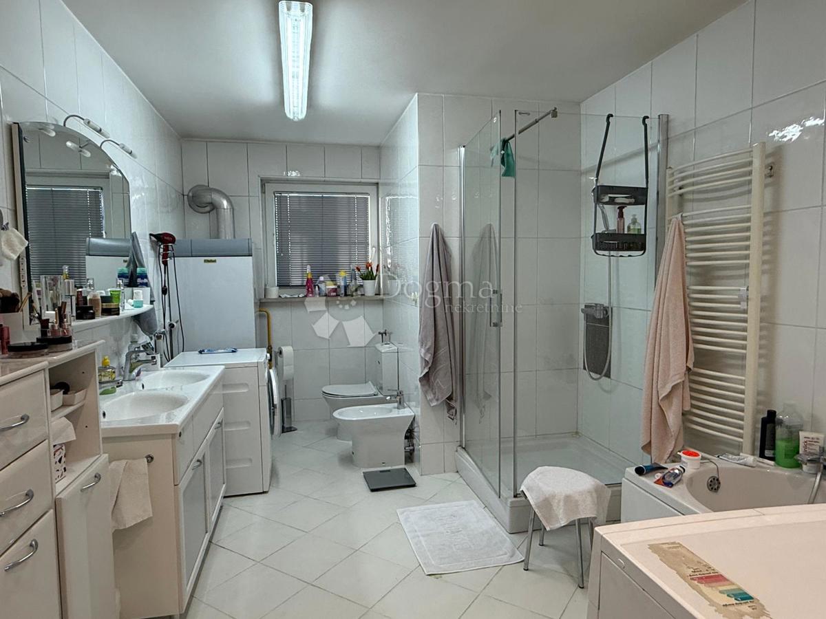 Locale commerciale Biškupec, Varaždin, 2.000m2