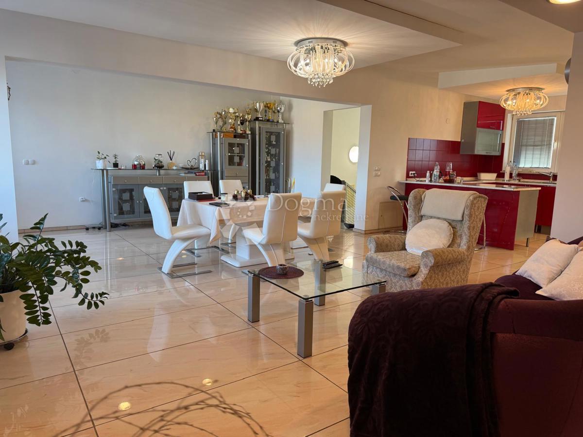 Locale commerciale Biškupec, Varaždin, 2.000m2