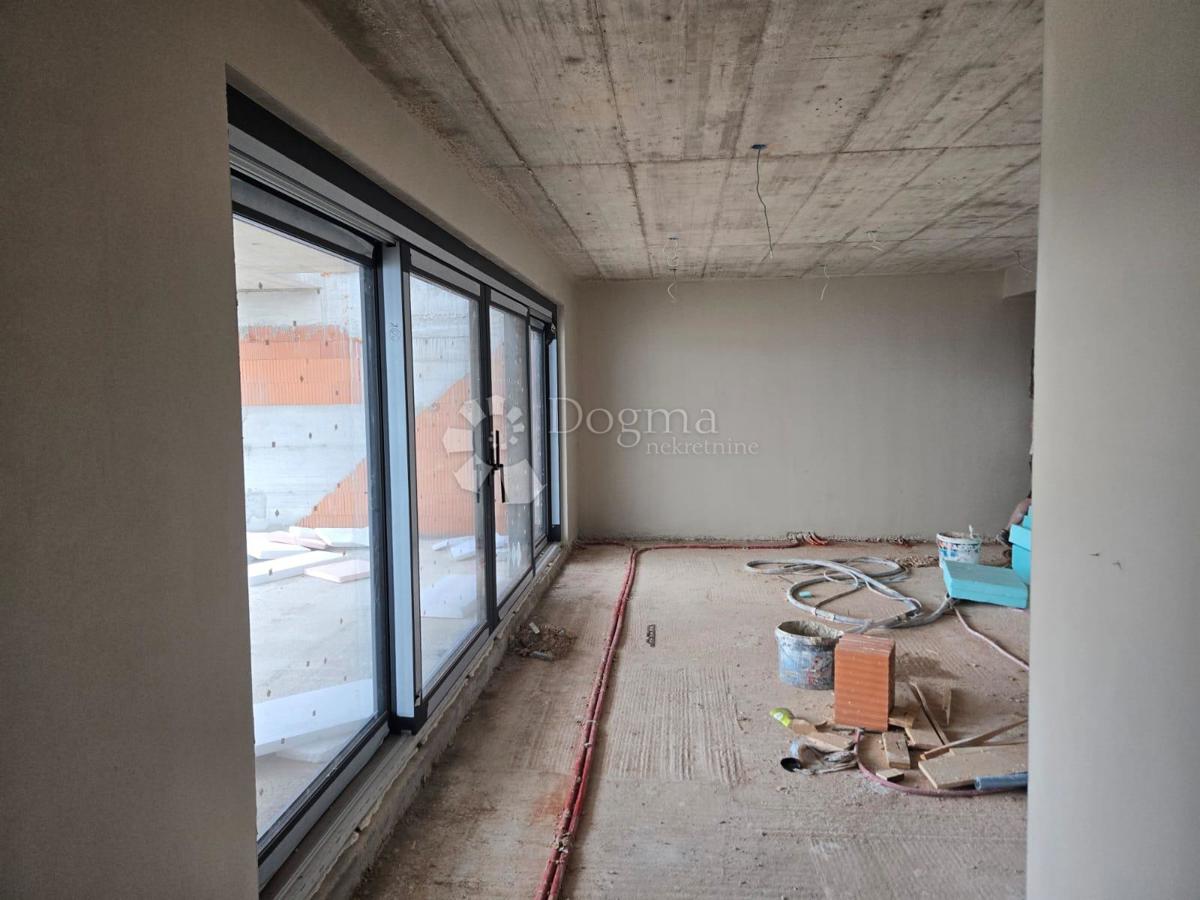 Appartamento Ljubač, Ražanac, 102,17m2