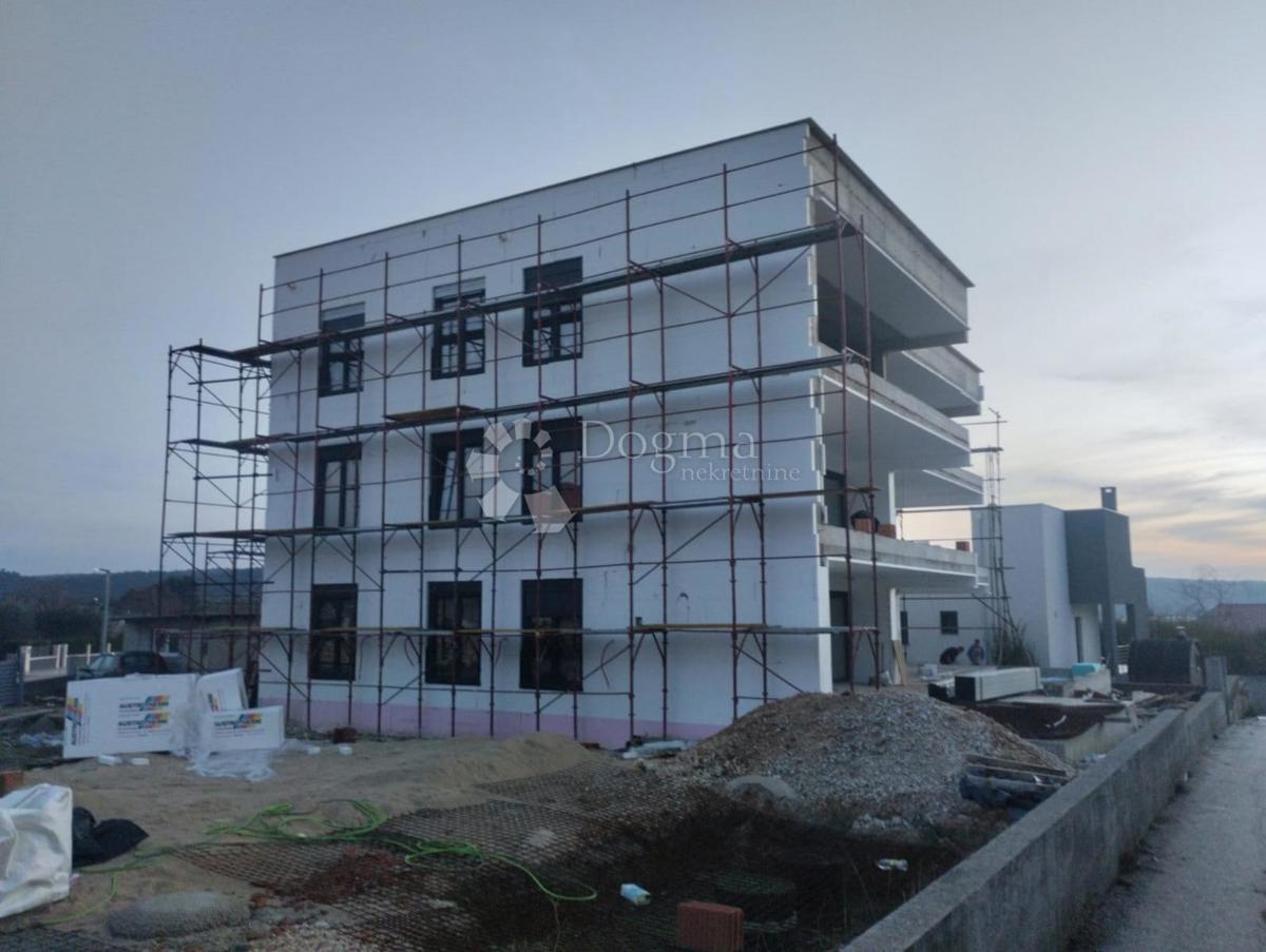 Appartamento Ljubač, Ražanac, 102,17m2