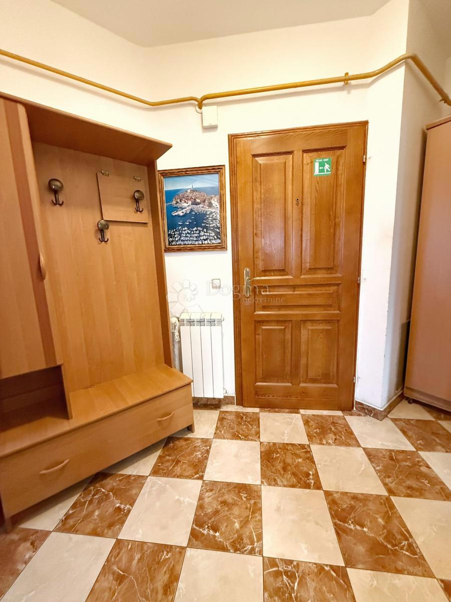 OCCASIONE, APPARTAMENTO CON UNA CAMERA DA LETTO A ROVIGNO - solo da Dogma