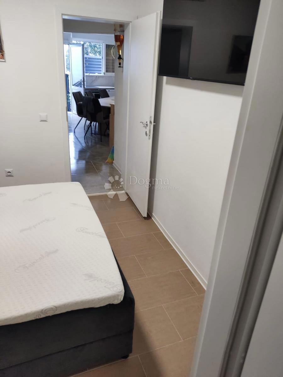 Allogio Duće, Dugi Rat, 80m2