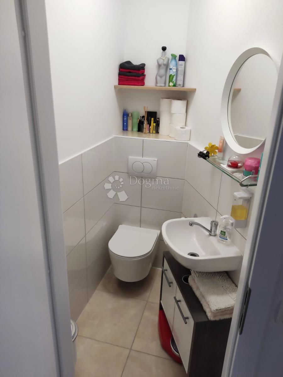 Allogio Duće, Dugi Rat, 80m2