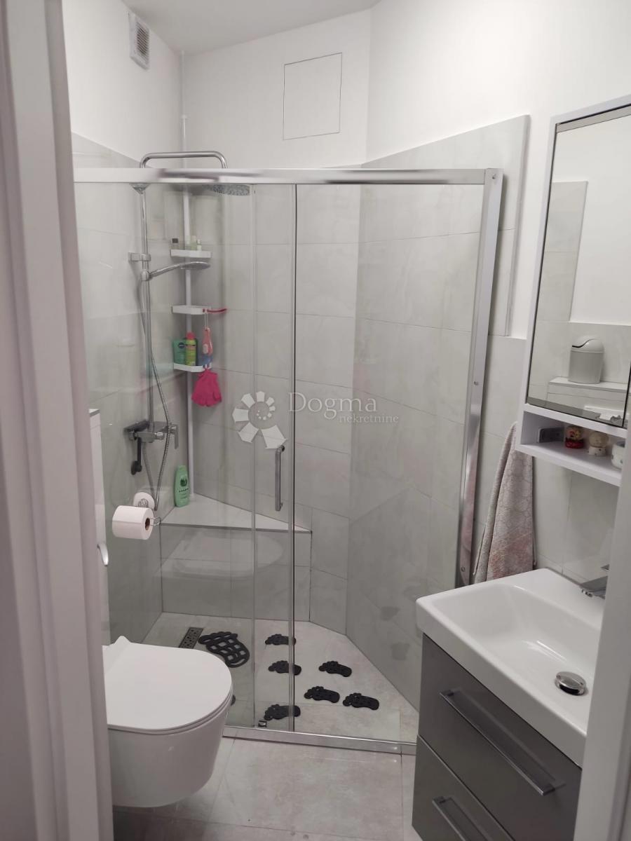 Allogio Duće, Dugi Rat, 80m2