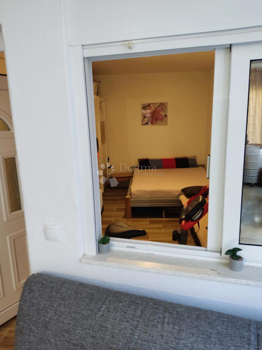 Allogio Duće, Dugi Rat, 80m2