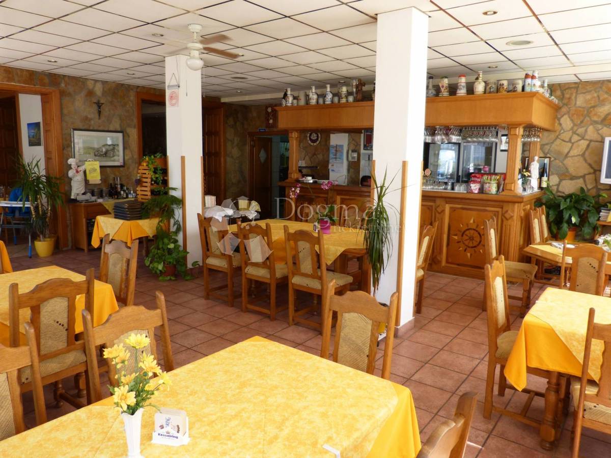 Locale commerciale Selce, Crikvenica, 1.900m2