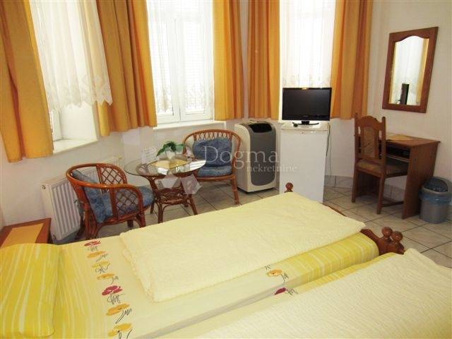 Locale commerciale Selce, Crikvenica, 1.900m2