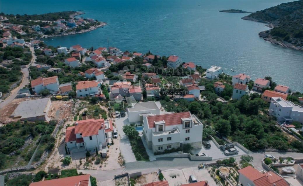 Terreno edificabile Ražanj, Rogoznica, 1.033m2