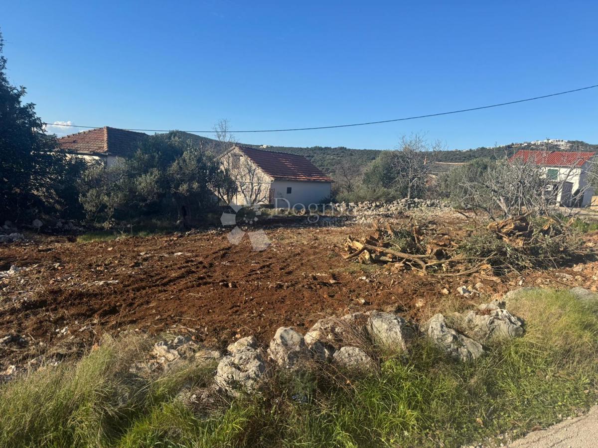 Terreno edificabile Vinišće, Marina, 648m2