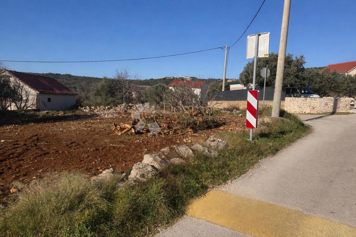 Terreno edificabile Vinišće, Marina, 648m2