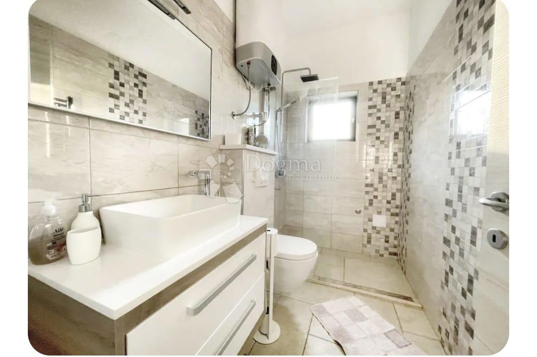 Casa Kaštel Lukšić, Kaštela, 68m2