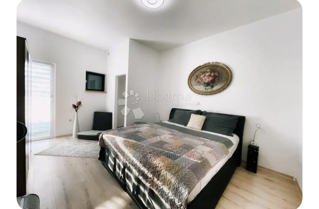 Casa Kaštel Lukšić, Kaštela, 68m2