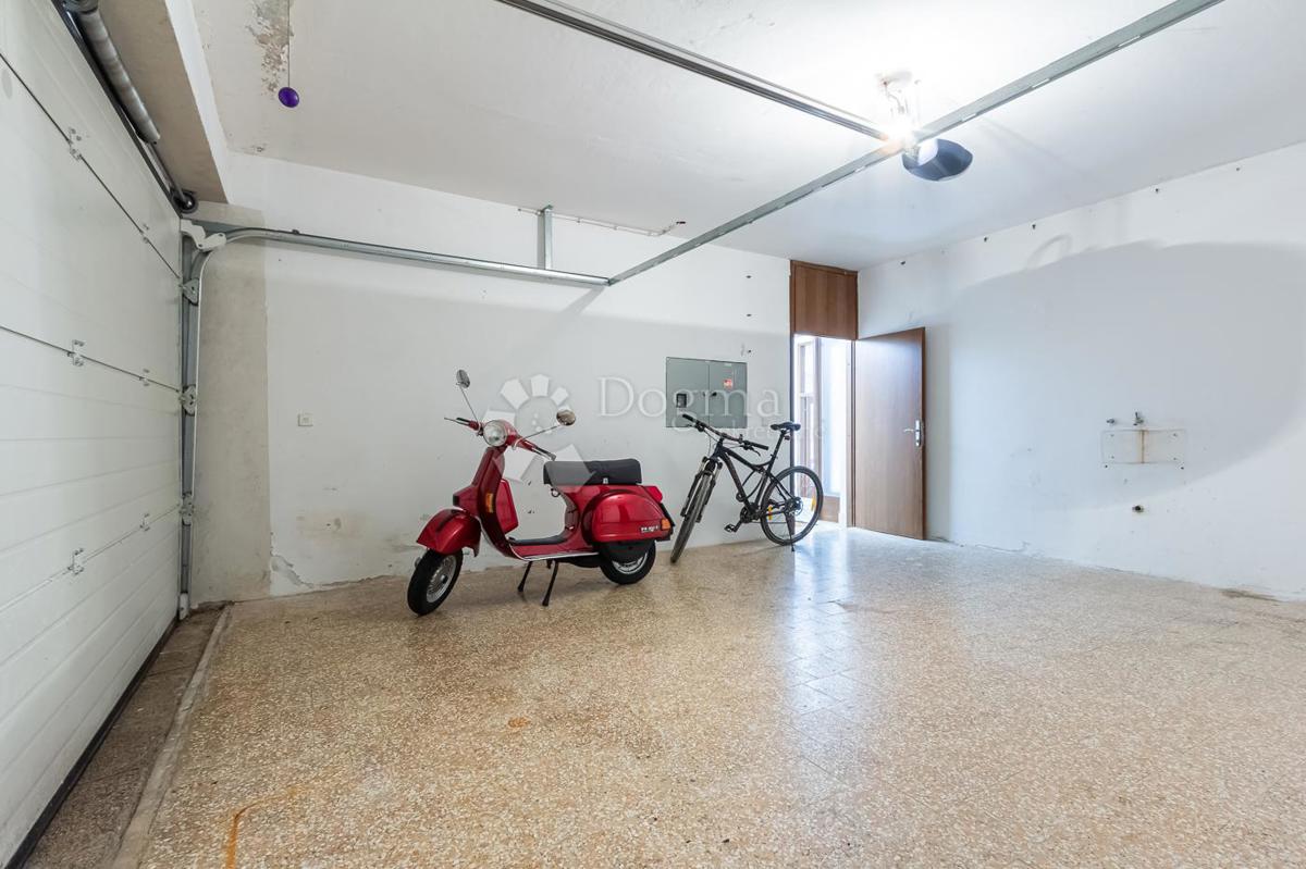 Casa Njivice, Omišalj, 300m2