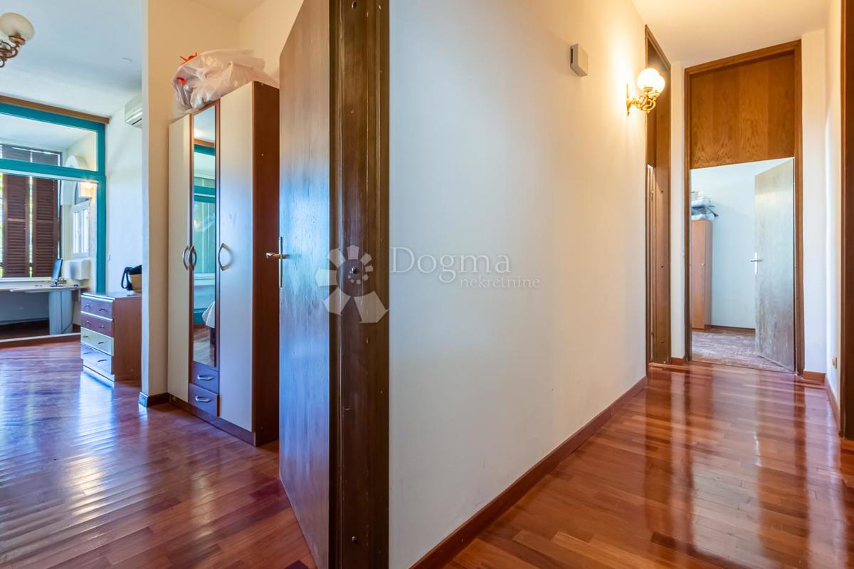 Casa Njivice, Omišalj, 300m2