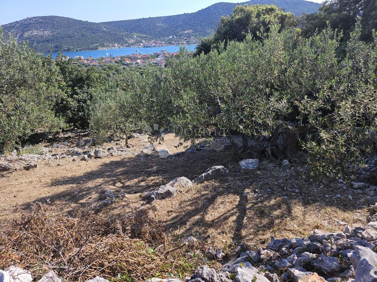 Terreno edificabile Vinišće, Marina, 1.465m2