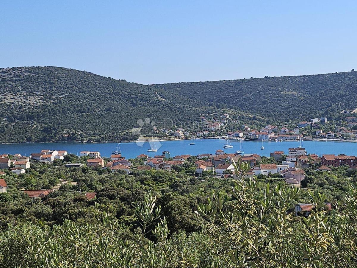 Terreno edificabile Vinišće, Marina, 1.465m2
