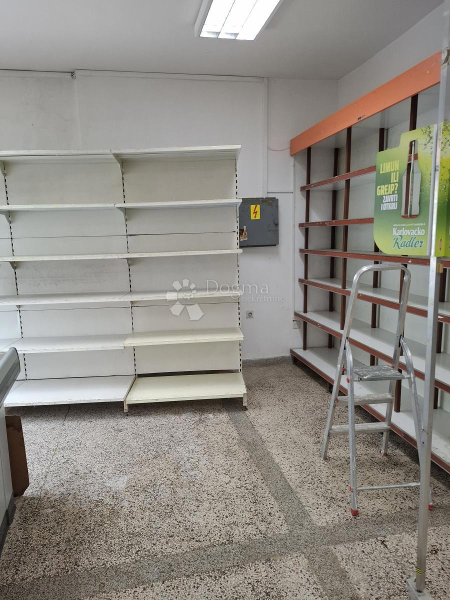 Locale commerciale Centar, Gospić, 120m2