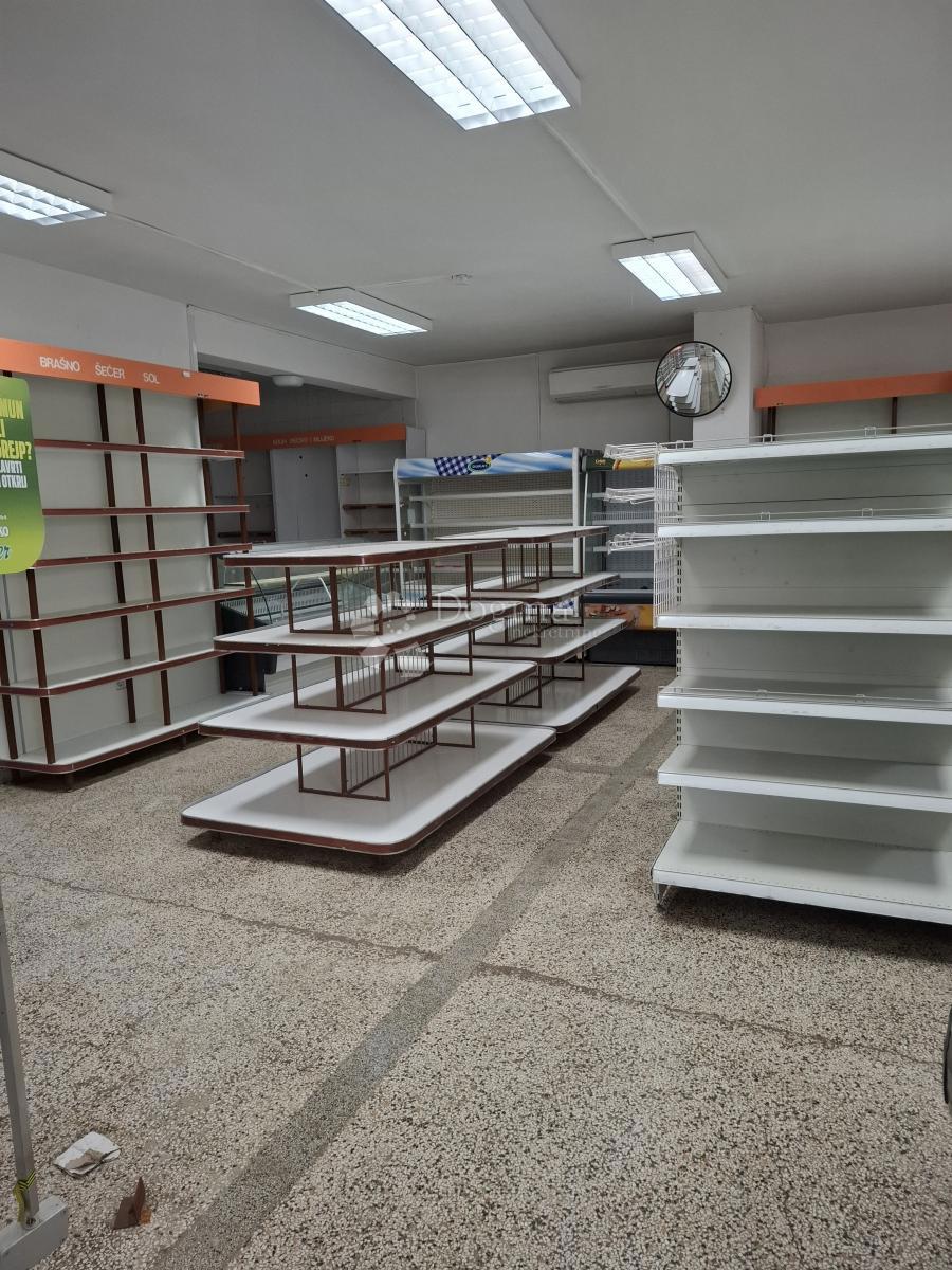 Locale commerciale Centar, Gospić, 120m2