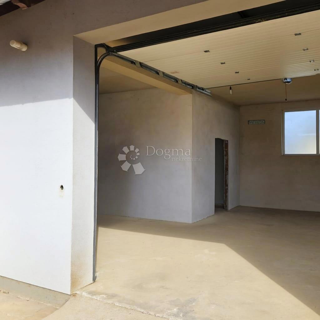 Locale commerciale Donji Kraljevec, 275m2