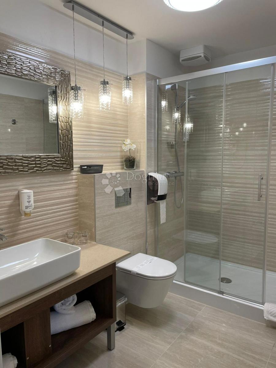 Albergo Senj, 1.150m2