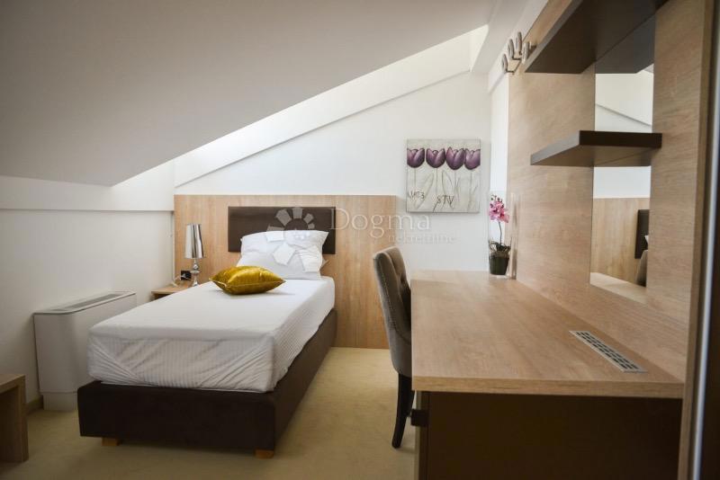 Albergo Senj, 1.150m2