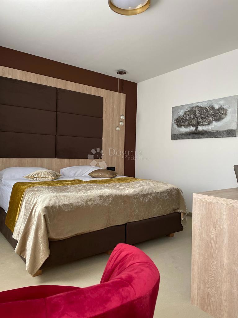 Albergo Senj, 1.150m2