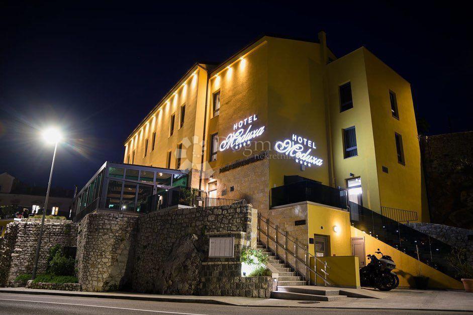 Albergo Senj, 1.150m2