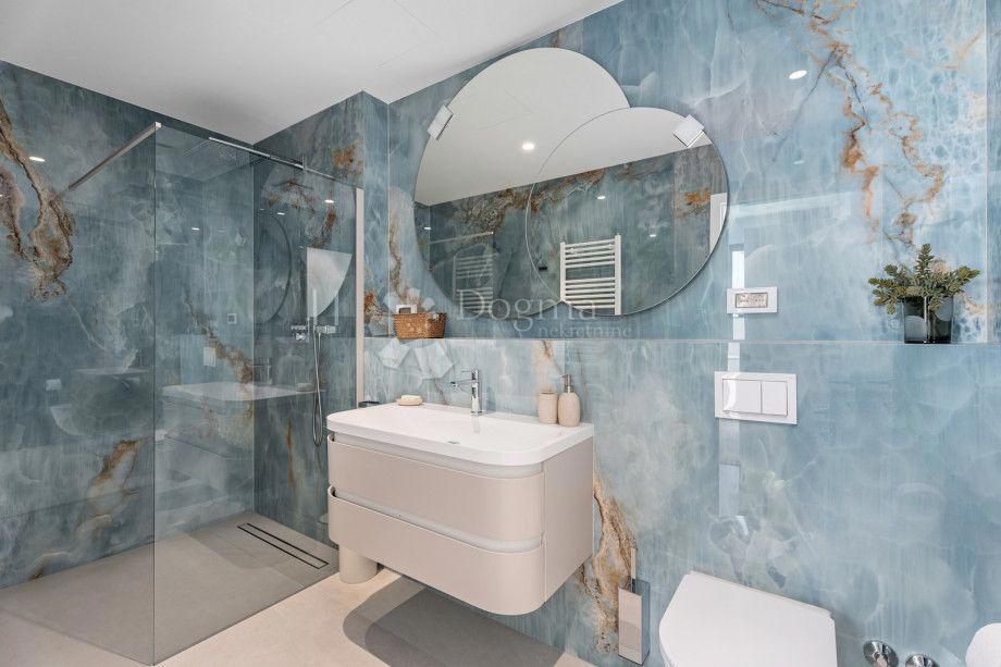 Casa Jesenice, Dugi Rat, 254m2