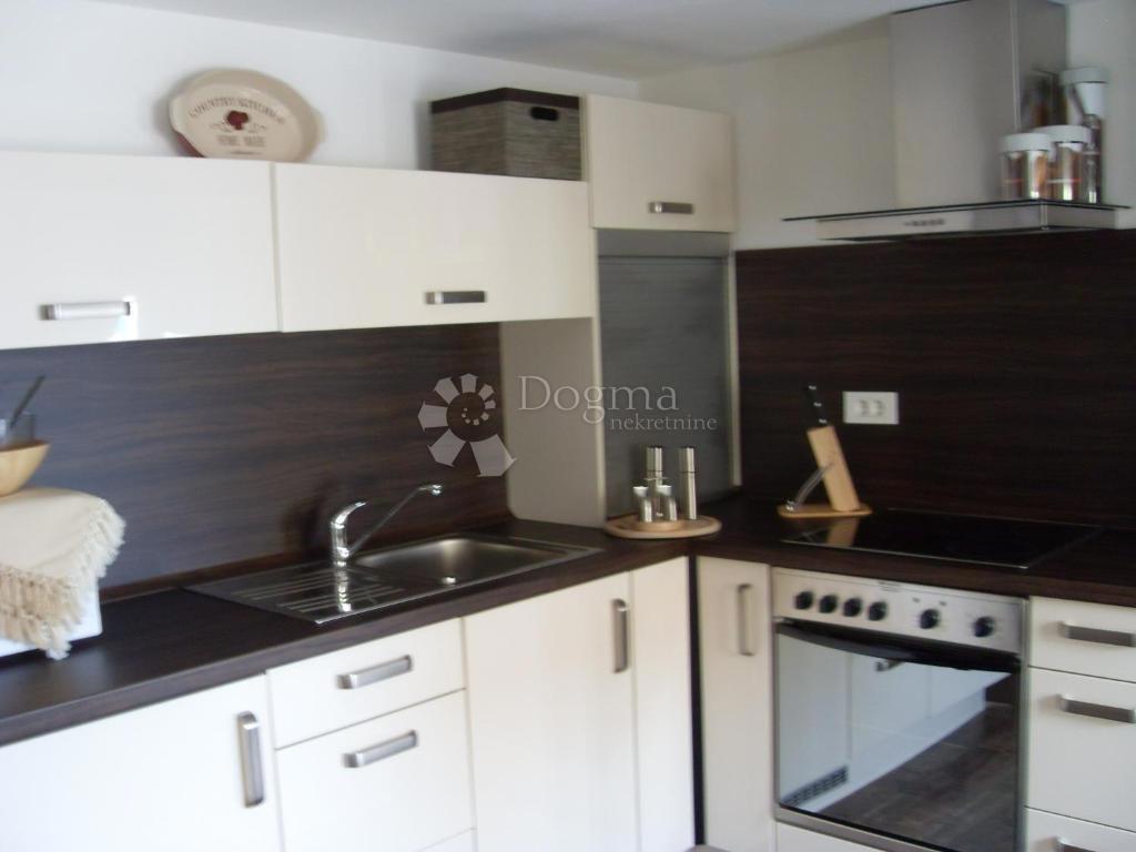 Casa Novi Vinodolski, 262m2