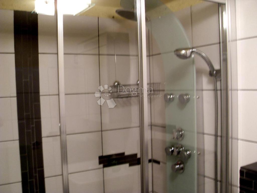 Casa Novi Vinodolski, 262m2