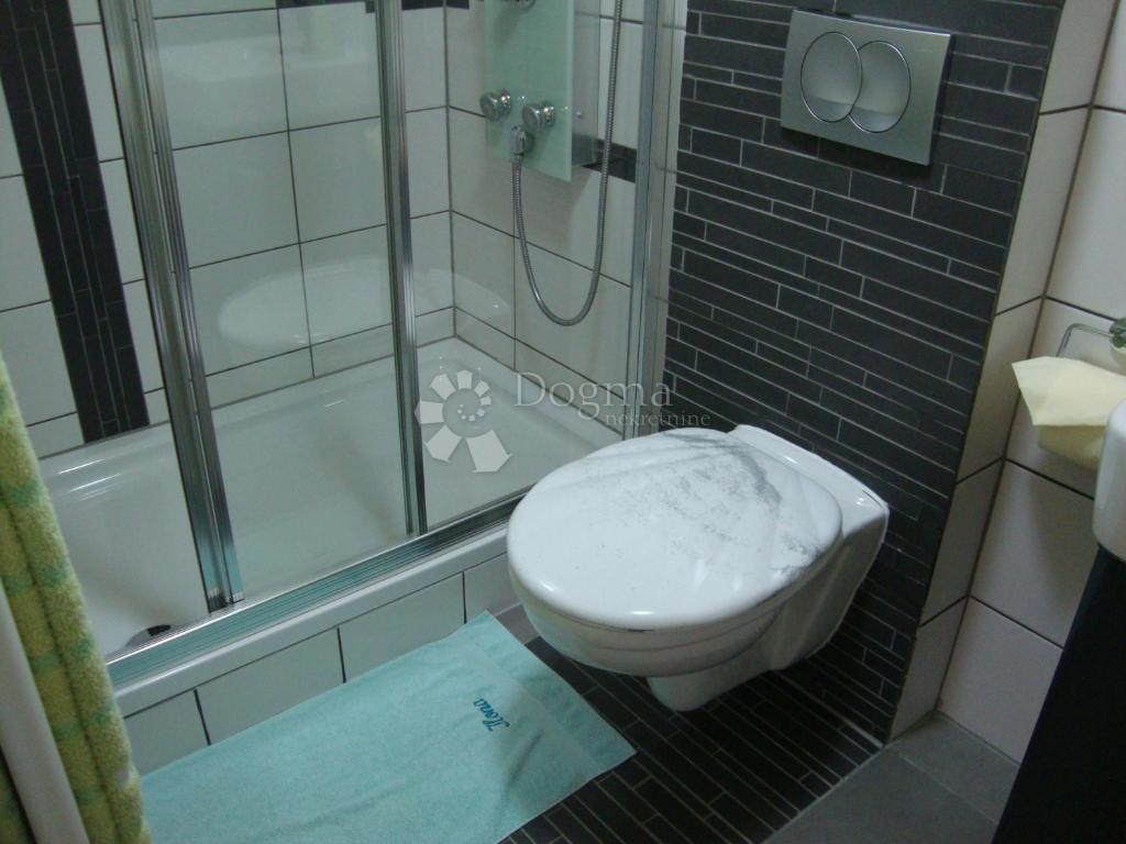 Casa Novi Vinodolski, 262m2