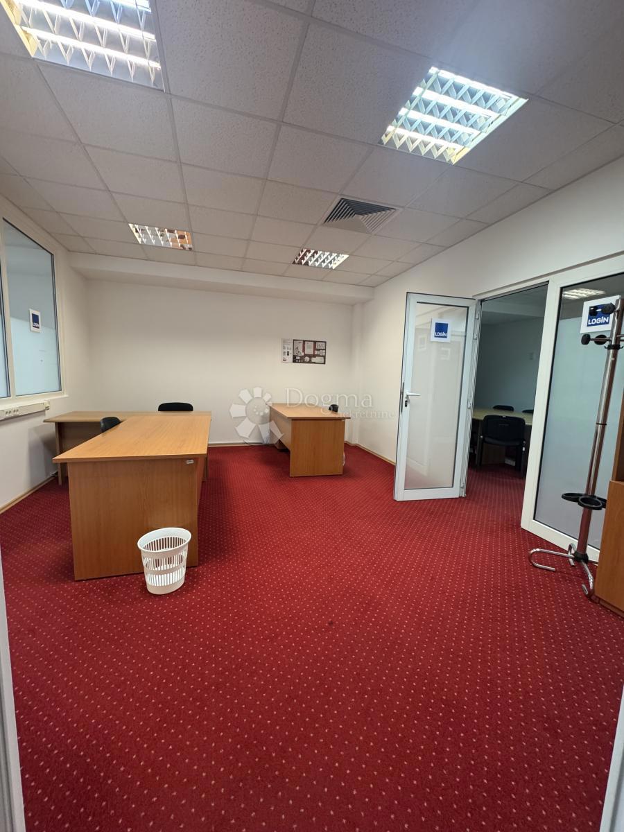 Locale commerciale Škurinje, Rijeka, 325m2