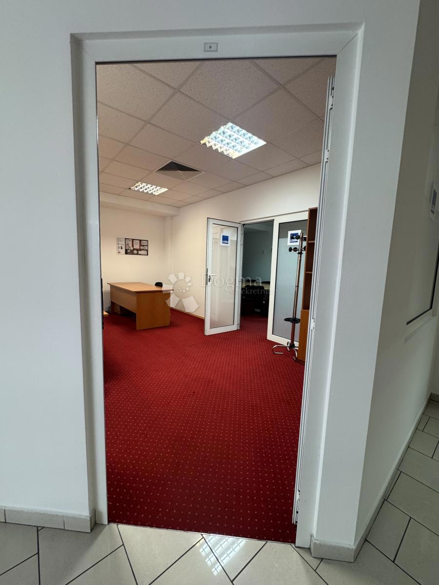 Locale commerciale Škurinje, Rijeka, 325m2