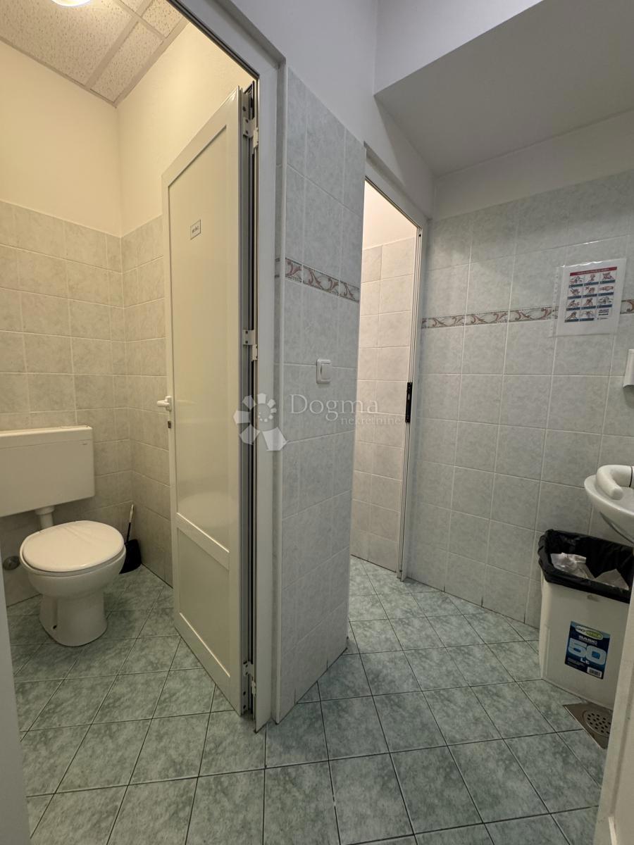 Locale commerciale Škurinje, Rijeka, 325m2