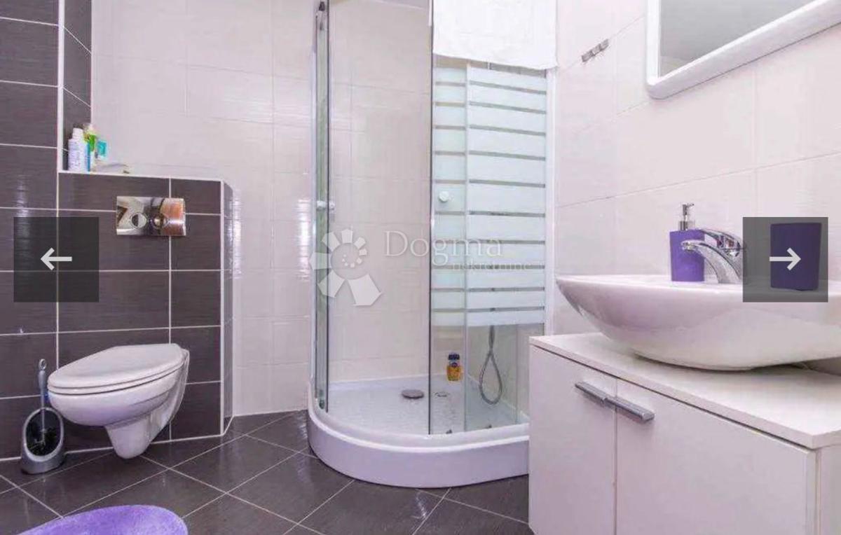 Casa Okrug Gornji, Okrug, 82m2