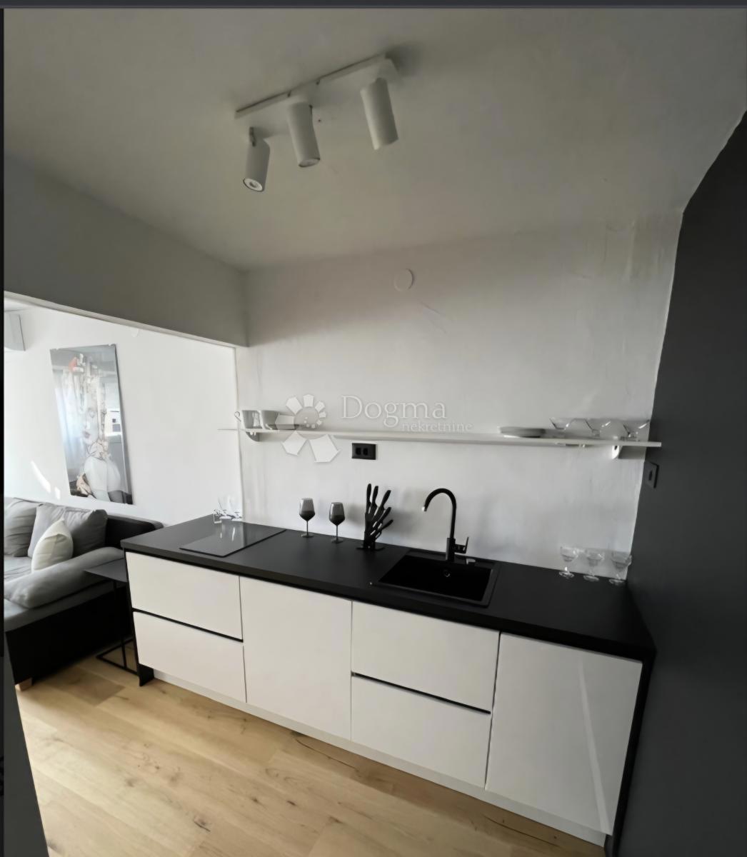 Allogio Baldekin, Šibenik, 42,62m2