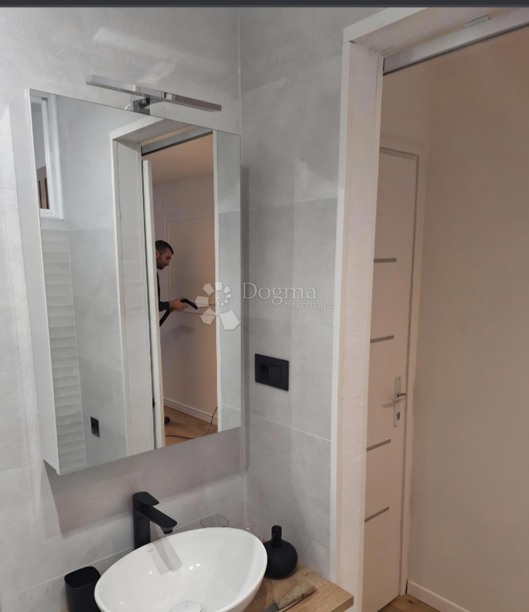 Allogio Baldekin, Šibenik, 42,62m2