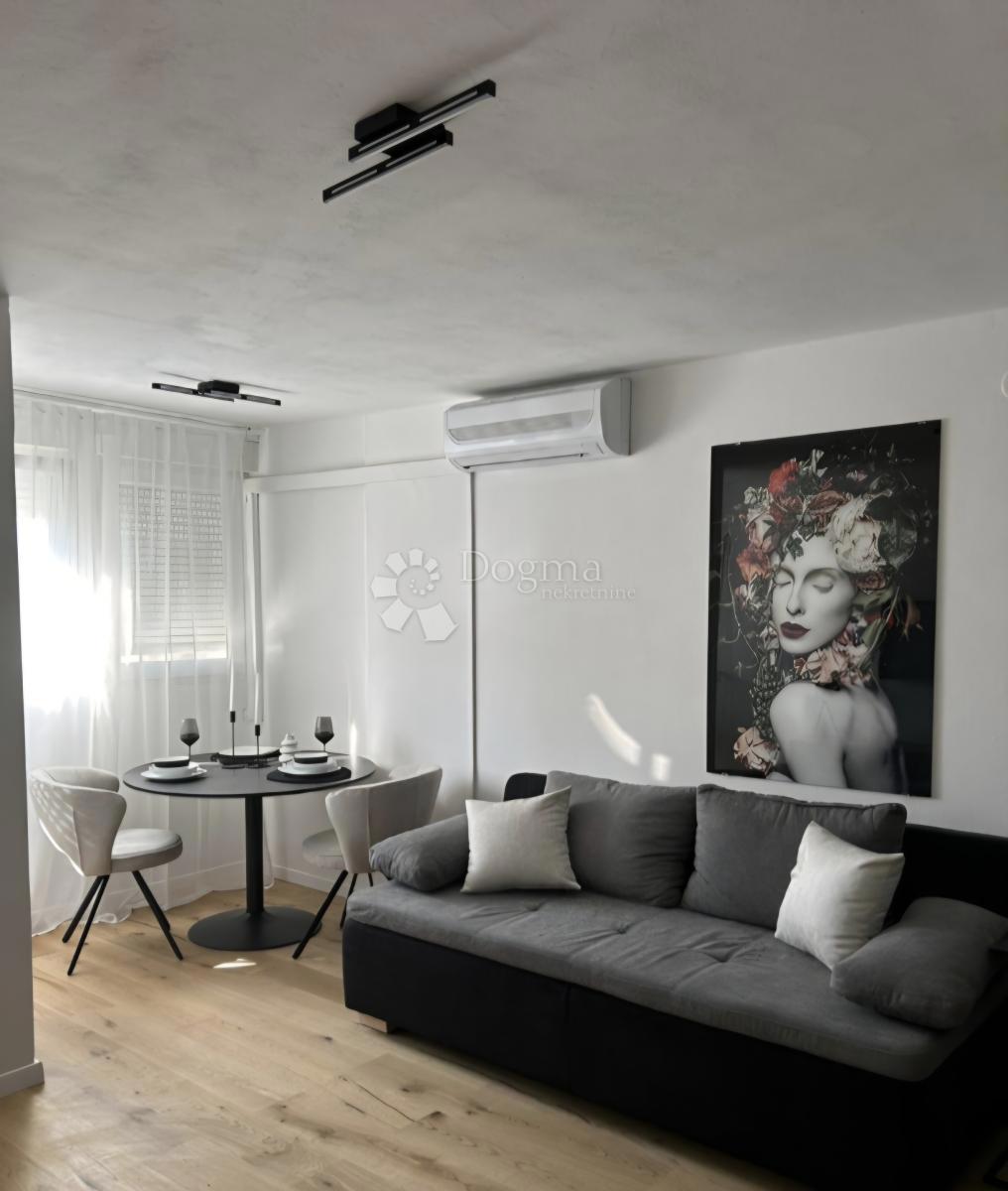 Allogio Baldekin, Šibenik, 42,62m2