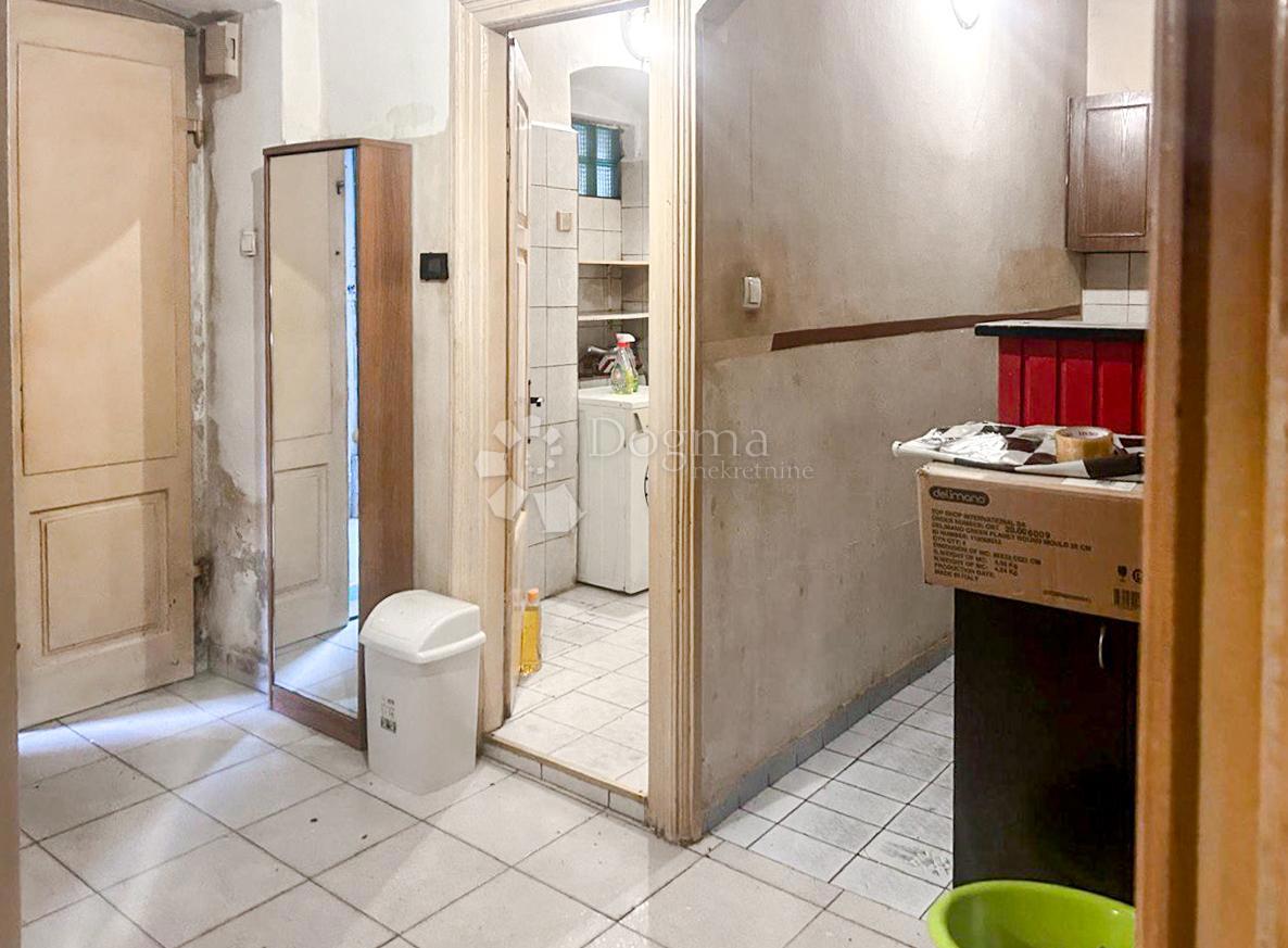 Allogio Centar, Rijeka, 76,38m2