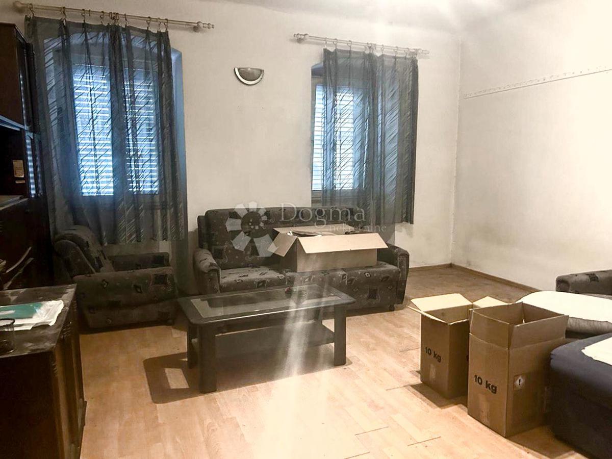 Allogio Centar, Rijeka, 76,38m2