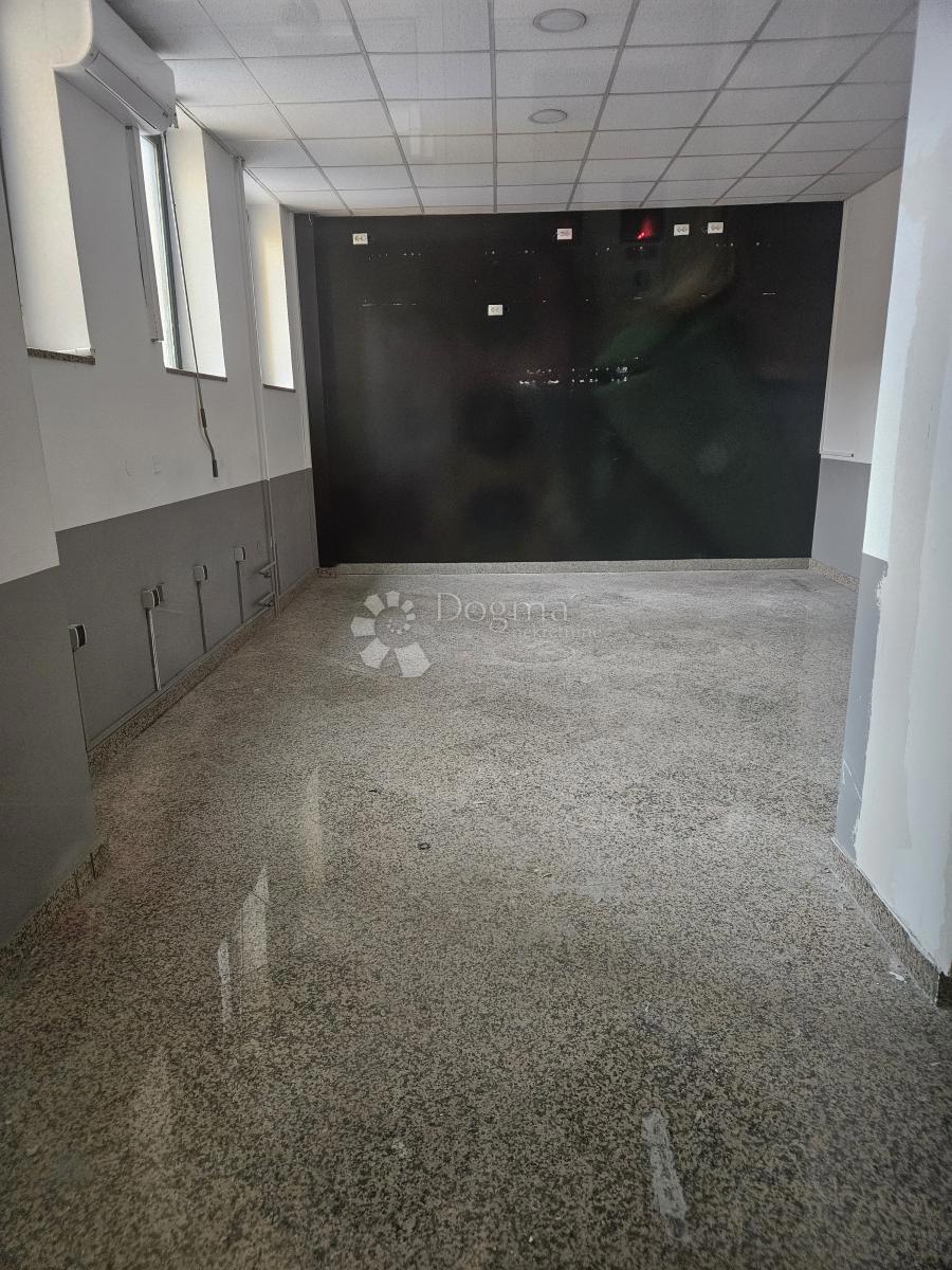 Locale commerciale Turnić, Rijeka, 33m2