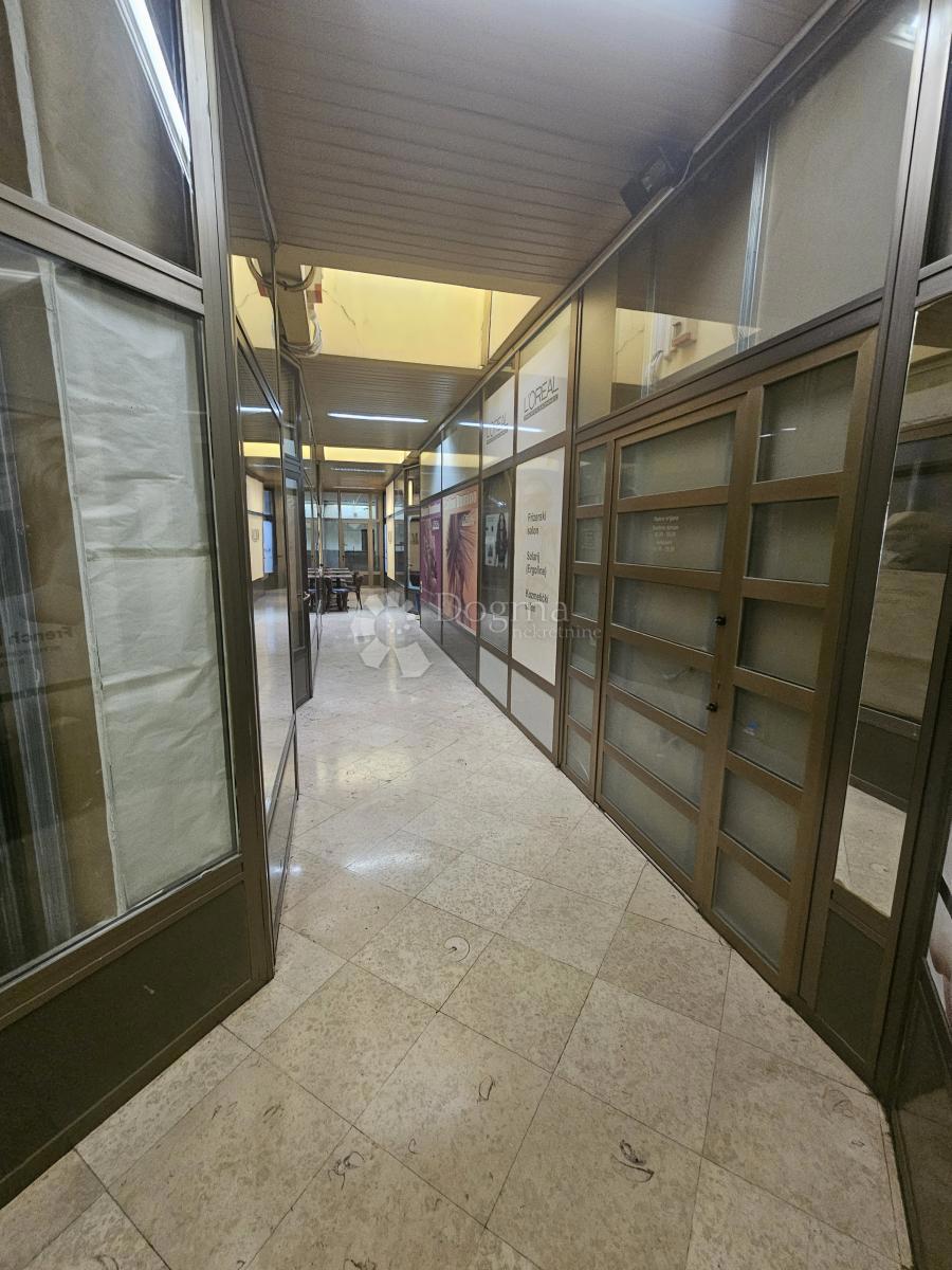 Locale commerciale Turnić, Rijeka, 33m2