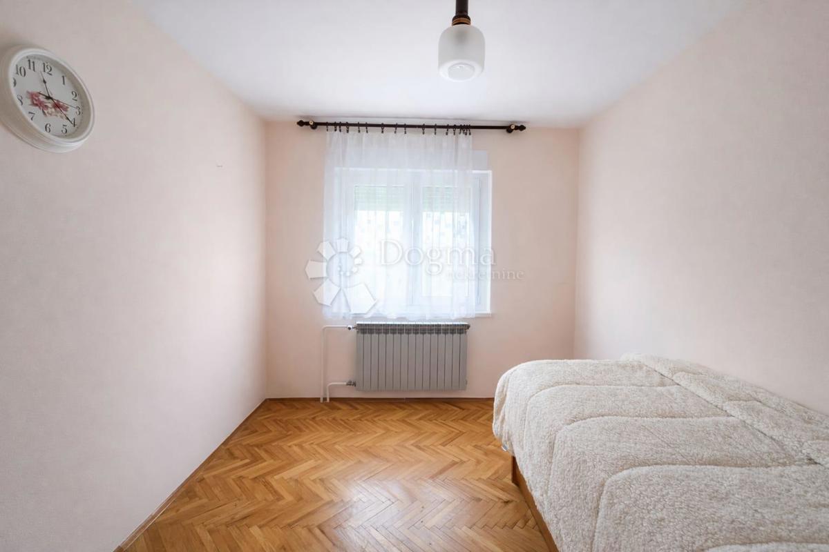 Casa Sesvetska sela, Sesvete, 200m2